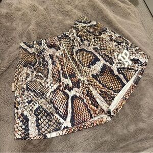 INAKA Snake Print Athletic Shorte